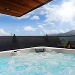 Salamandra Luxury With Jacuzzi By Bqqk * كوشتيليسكا