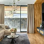 Salamandra Luxury With Jacuzzi By Bqqk * كوشتيليسكا